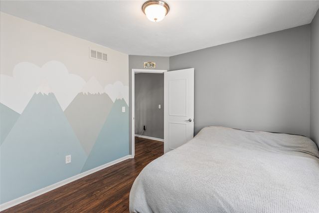4811 Lockner Drive, Urbandale, IA 50322