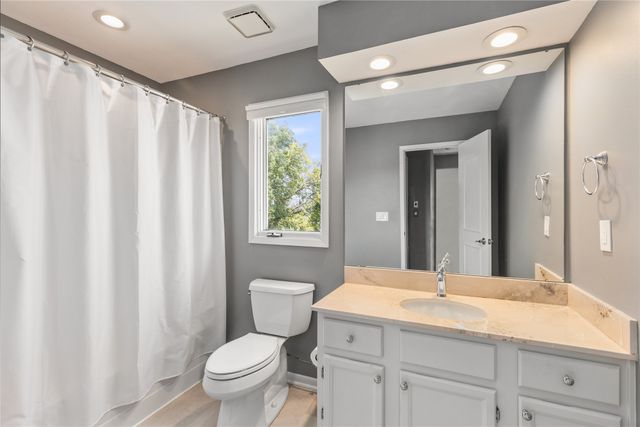 4811 Lockner Drive, Urbandale, IA 50322
