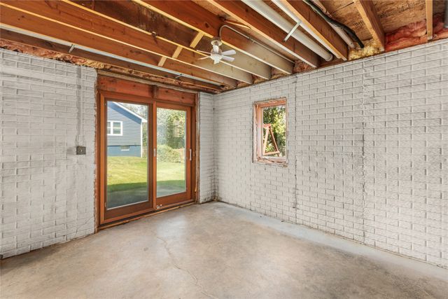 4811 Lockner Drive, Urbandale, IA 50322