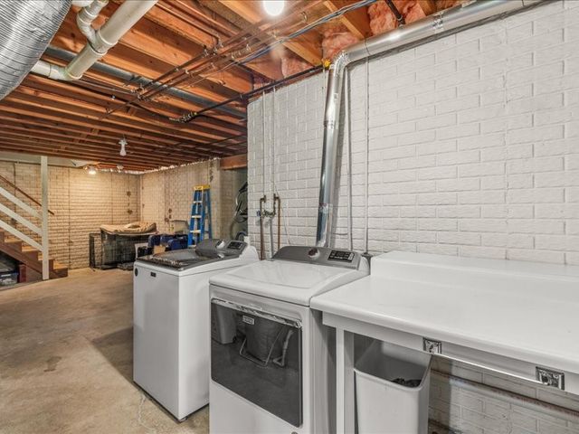 4811 Lockner Drive, Urbandale, IA 50322