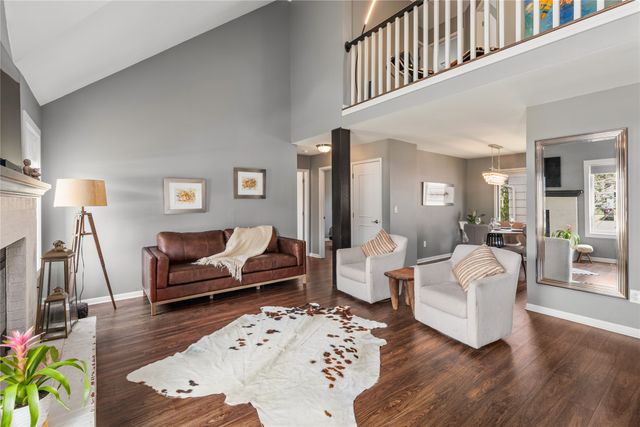 4811 Lockner Drive, Urbandale, IA 50322