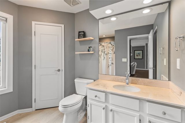 4811 Lockner Drive, Urbandale, IA 50322