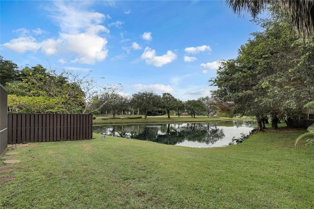 10481 NW 17th Street, Plantation, FL 33322