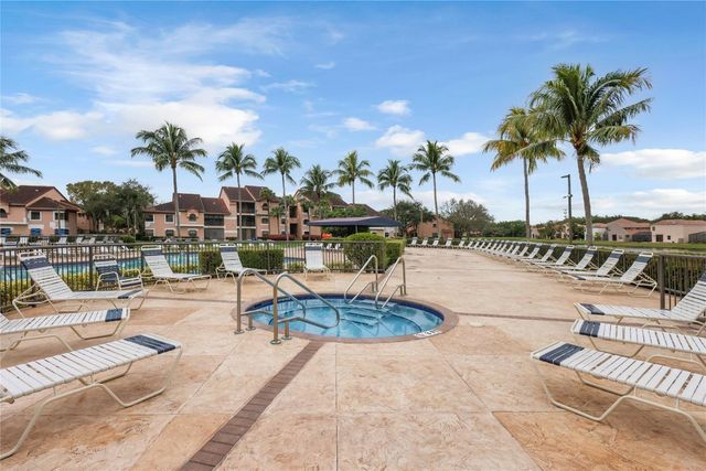 10481 NW 17th Street, Plantation, FL 33322