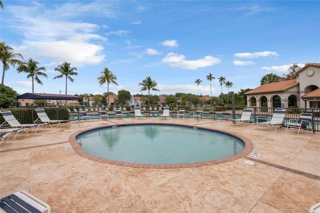 10481 NW 17th Street, Plantation, FL 33322