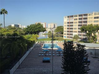 1750 NE 191st St 418-3, Miami, FL 33179
