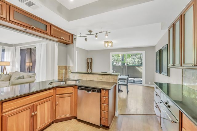 271 Litchfield Lane, Houston, TX 77024