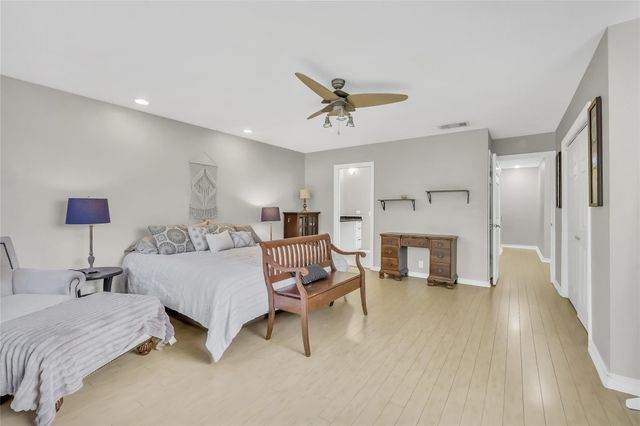 271 Litchfield Lane, Houston, TX 77024