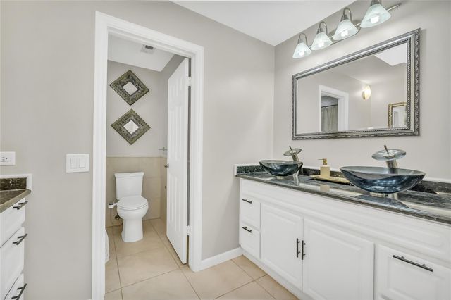 271 Litchfield Lane, Houston, TX 77024