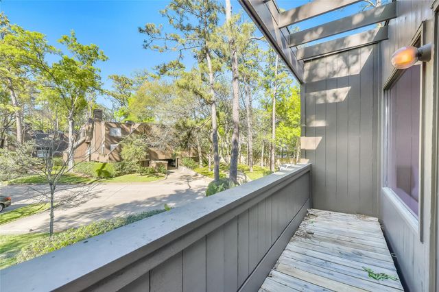 271 Litchfield Lane, Houston, TX 77024