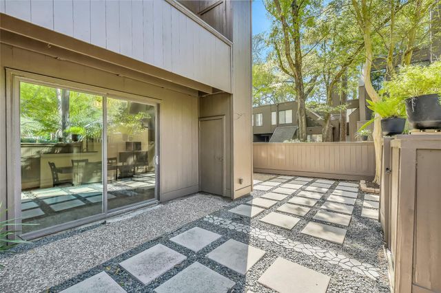 271 Litchfield Lane, Houston, TX 77024