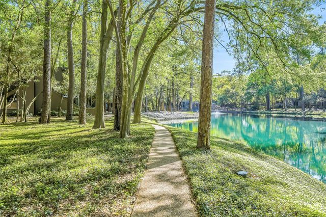 271 Litchfield Lane, Houston, TX 77024