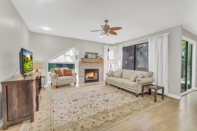 271 Litchfield Lane, Houston, TX 77024