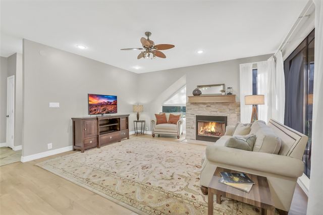 271 Litchfield Lane, Houston, TX 77024