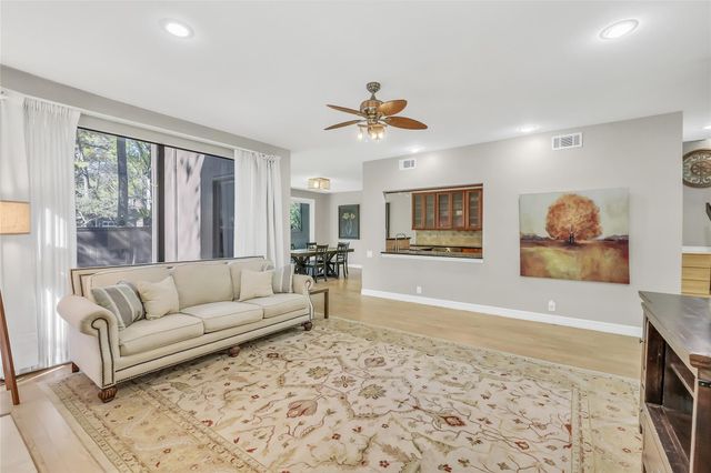 271 Litchfield Lane, Houston, TX 77024