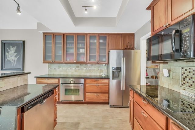 271 Litchfield Lane, Houston, TX 77024