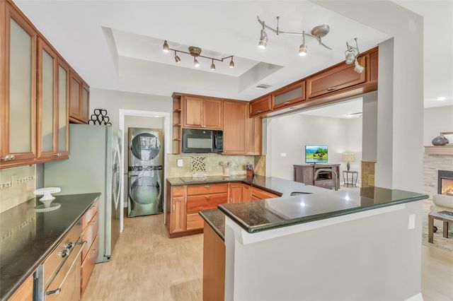 271 Litchfield Lane, Houston, TX 77024