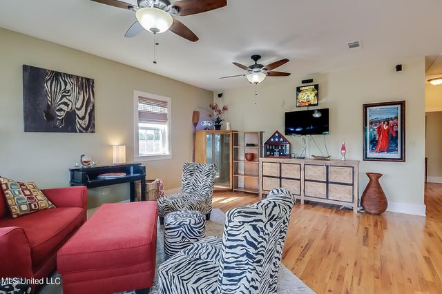 6261 Pontiac Drive, Kiln, MS 39556