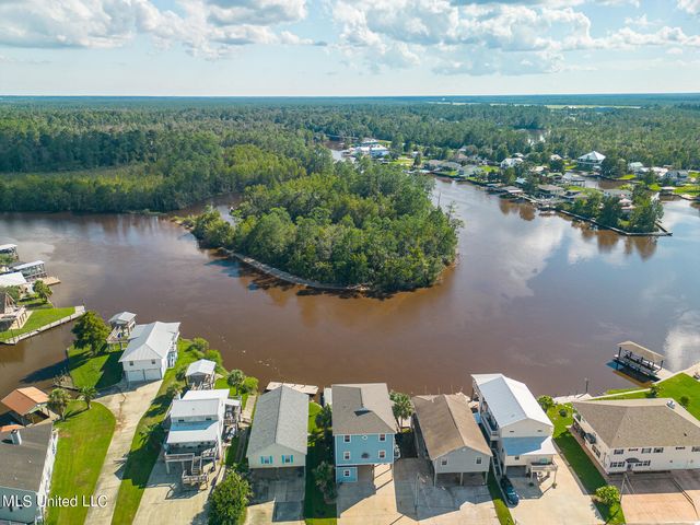 6261 Pontiac Drive, Kiln, MS 39556