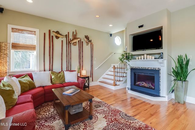 6261 Pontiac Drive, Kiln, MS 39556
