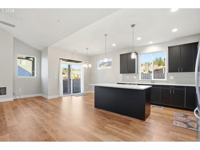 753 Ne WILDWOOD Dr, Estacada, OR 97023