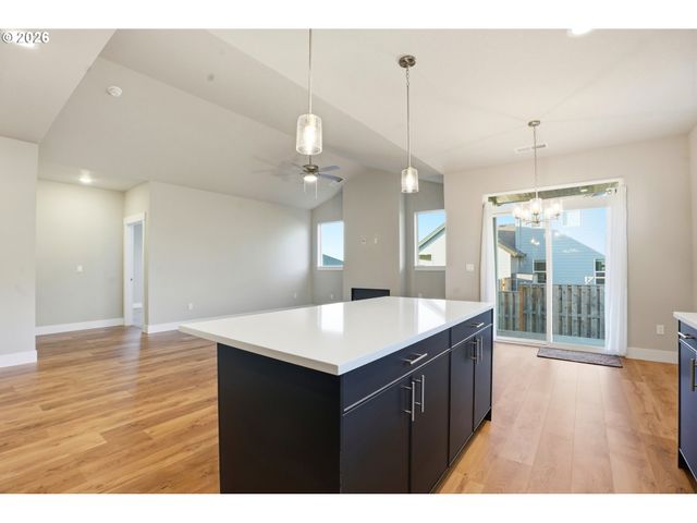 753 Ne WILDWOOD Dr, Estacada, OR 97023
