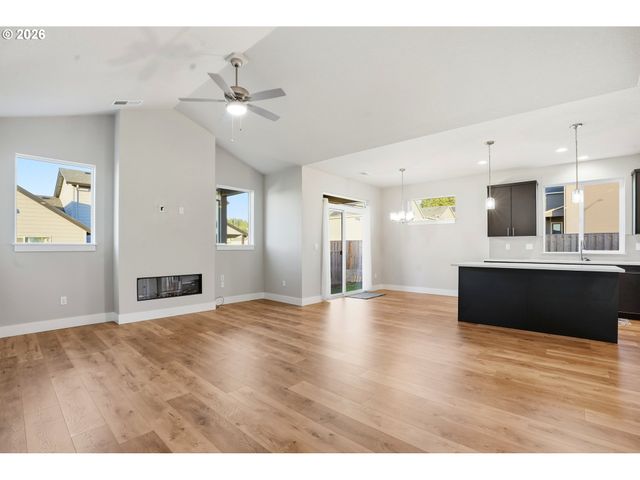 753 Ne WILDWOOD Dr, Estacada, OR 97023