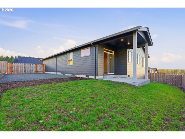 753 Ne WILDWOOD Dr, Estacada, OR 97023