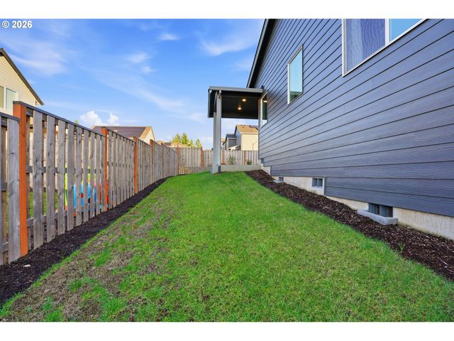753 Ne WILDWOOD Dr, Estacada, OR 97023