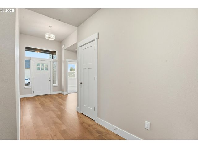 753 Ne WILDWOOD Dr, Estacada, OR 97023