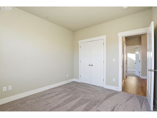 753 Ne WILDWOOD Dr, Estacada, OR 97023