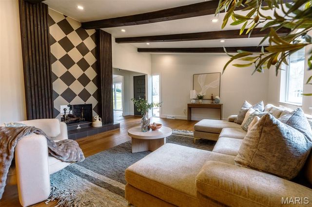 11814 Claychester Drive, Des Peres, MO 63131