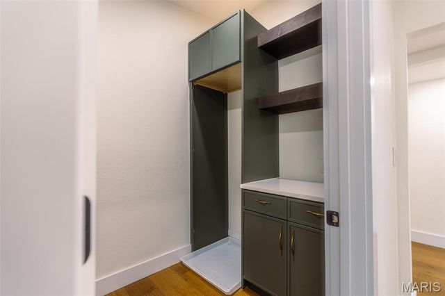 11814 Claychester Drive, Des Peres, MO 63131