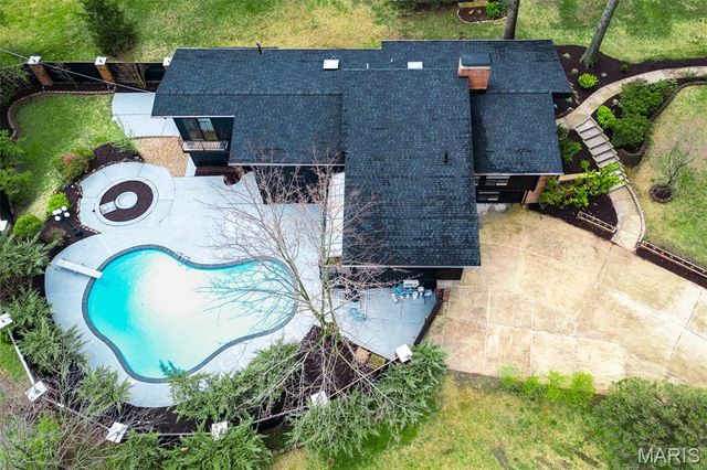 11814 Claychester Drive, Des Peres, MO 63131