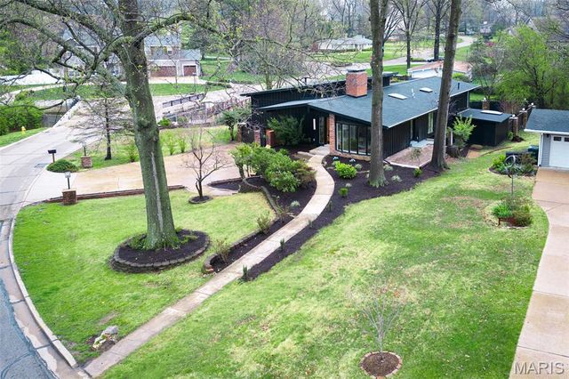 11814 Claychester Drive, Des Peres, MO 63131