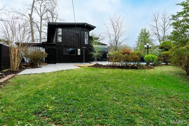 11814 Claychester Drive, Des Peres, MO 63131