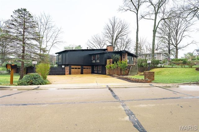 11814 Claychester Drive, Des Peres, MO 63131