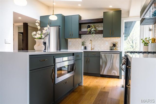 11814 Claychester Drive, Des Peres, MO 63131