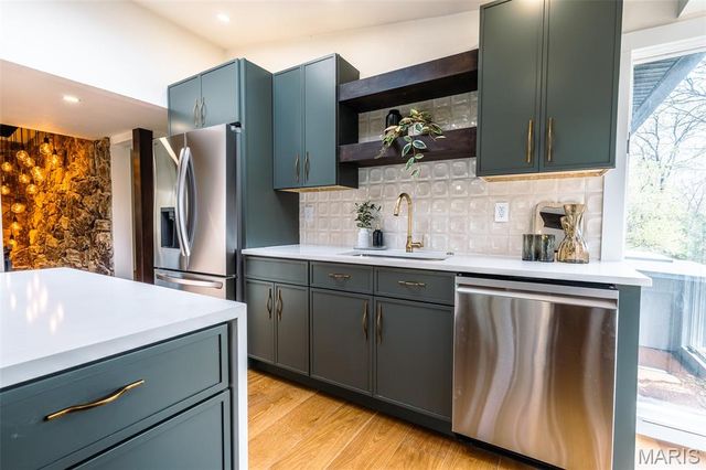 11814 Claychester Drive, Des Peres, MO 63131