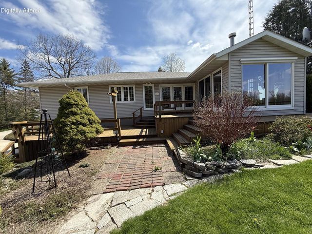 7308 County Highway R, Two Rivers, WI 54241