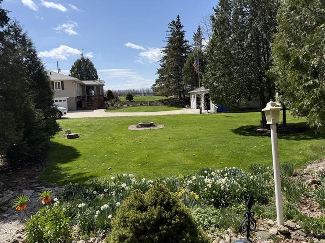 7308 County Highway R, Two Rivers, WI 54241
