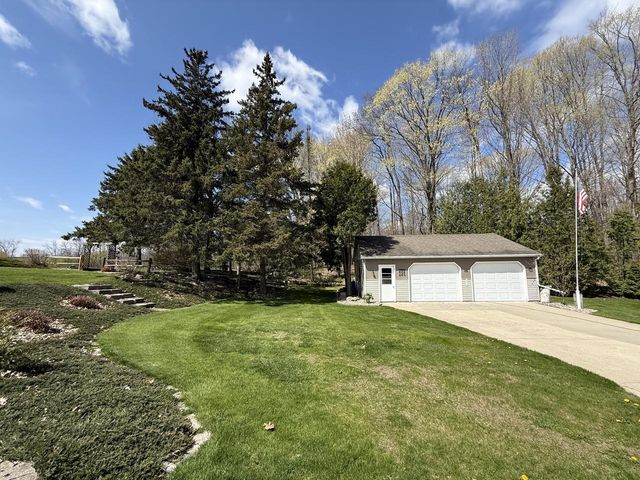 7308 County Highway R, Two Rivers, WI 54241