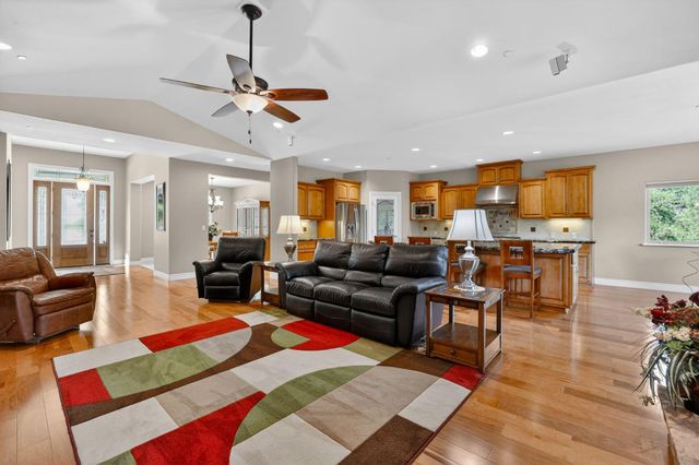 4554 Cross Creek Rd, Cool, CA 95614