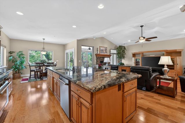 4554 Cross Creek Rd, Cool, CA 95614