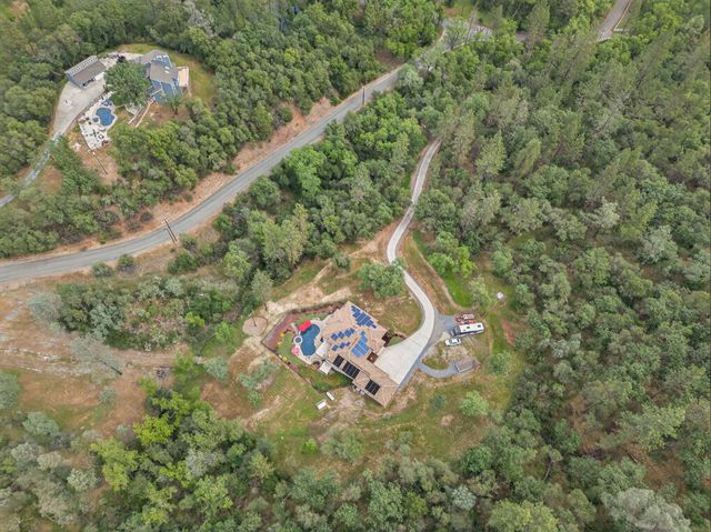 4554 Cross Creek Rd, Cool, CA 95614