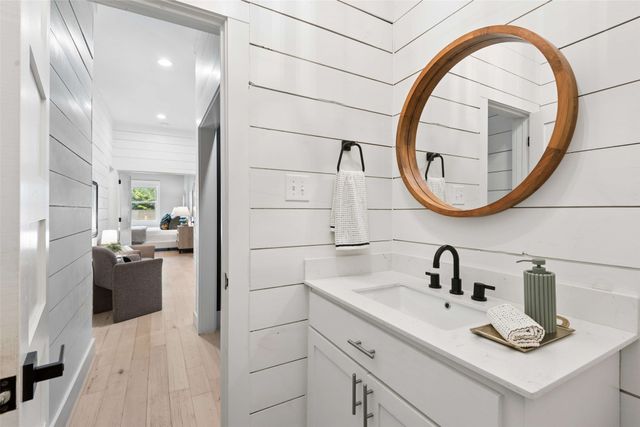 3821 Oaklawn Drive, Fort Worth, TX 76107