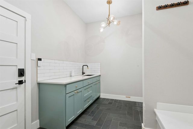 3821 Oaklawn Drive, Fort Worth, TX 76107