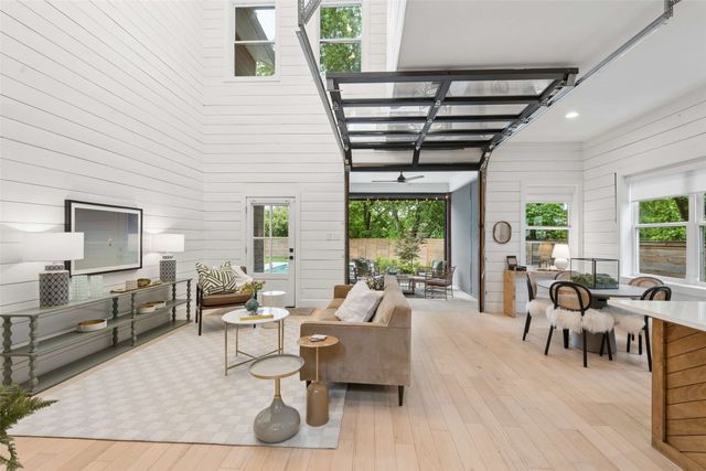 3821 Oaklawn Drive, Fort Worth, TX 76107