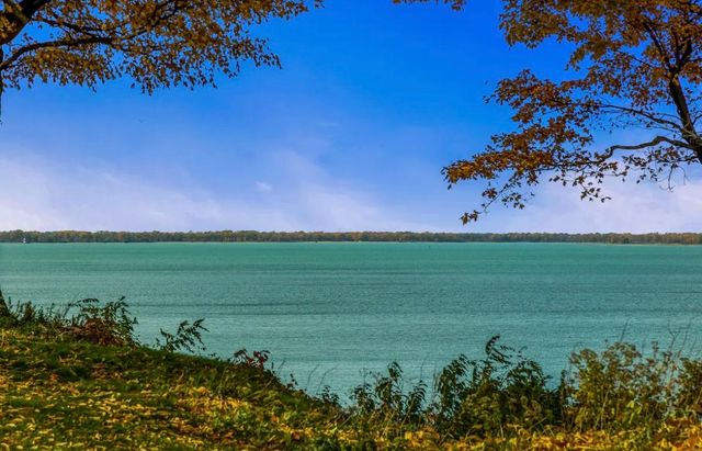 4244 E SOUTH SHORE Drive, Harborcreek, PA 16511