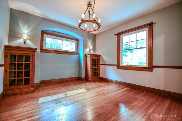 15 Lonsdale Avenue, Oakwood, OH 45419